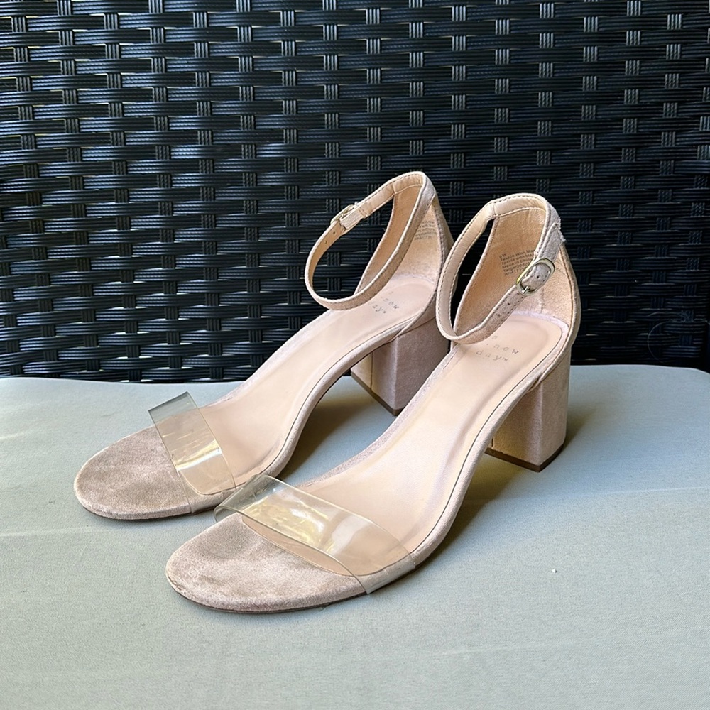 A new day | Nude block heel | clear strap